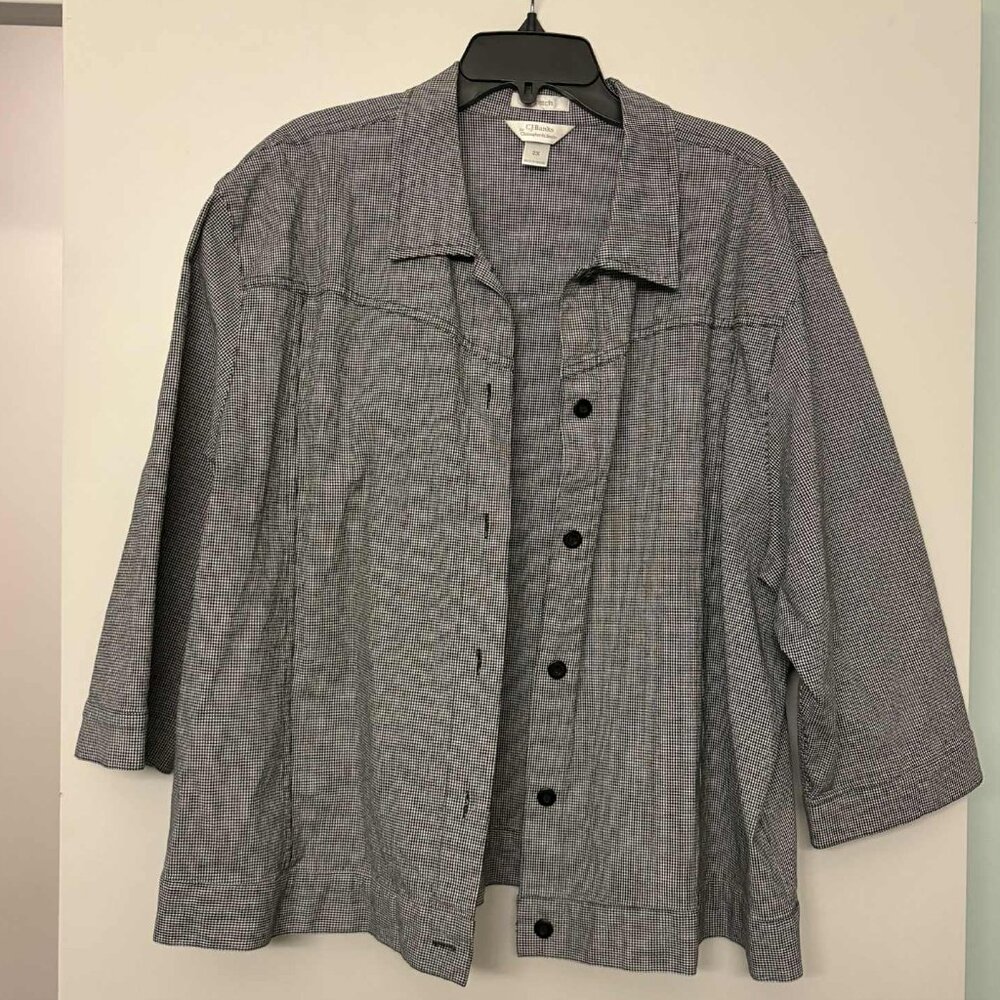 CJ Banks b&w houndstooth lightweight jacket. Like new condition. 3/4 sleeve lgth